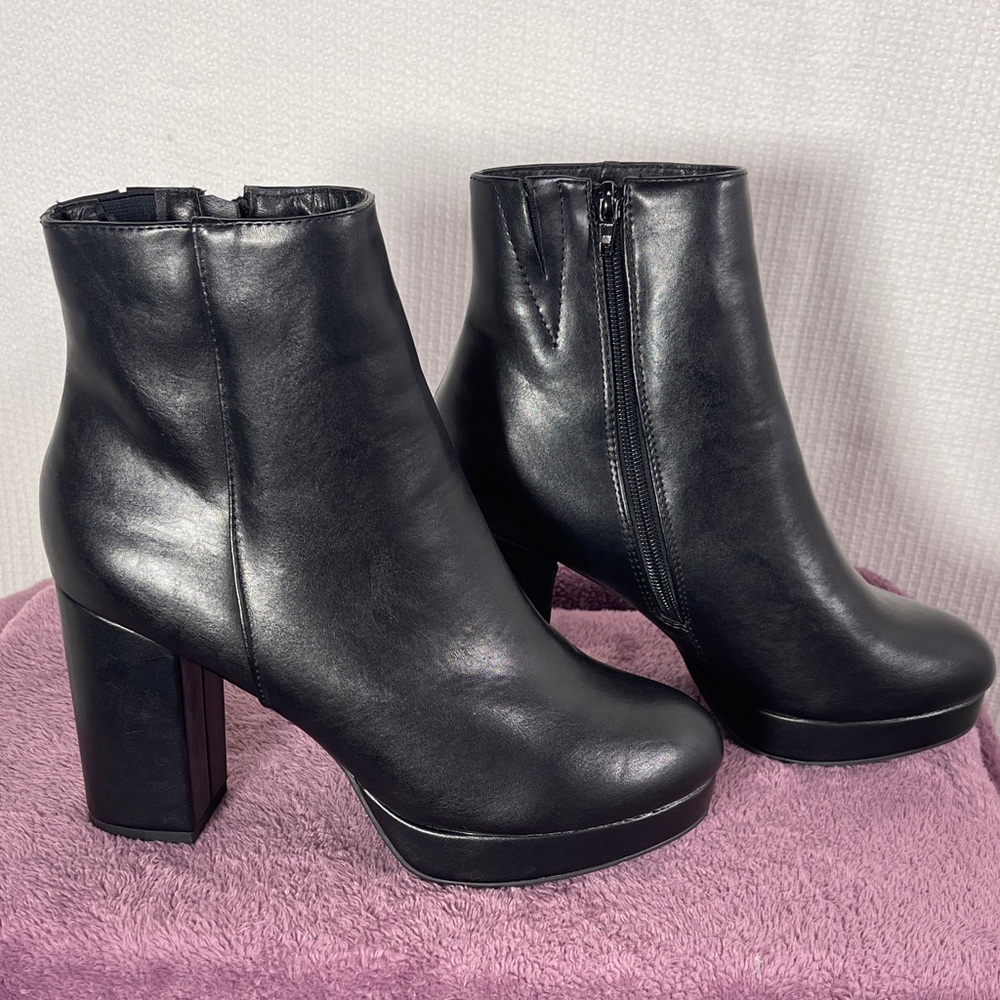 Forever 21 Black Ankle Booties